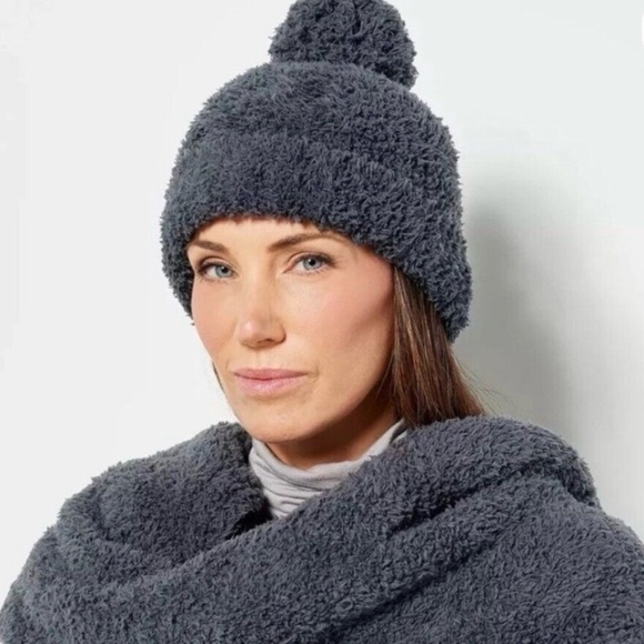 NWT Barefoot Dreams CozyChic Pom-Pom Beanie and Scarf Set